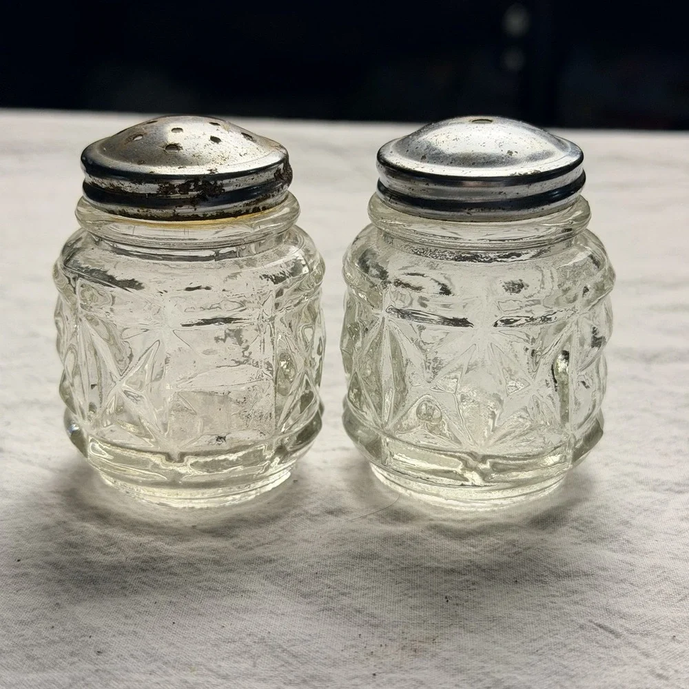 Vintage Pressed Glass Salt & Pepper Set - VGC - ELEGANT LOOK - BEAUTIFUL GLASS